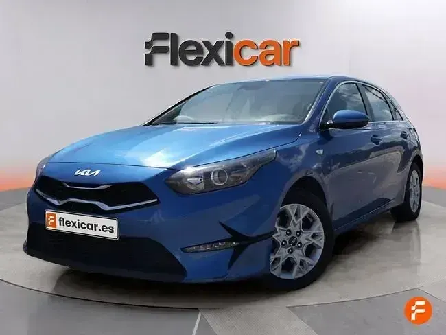 Usado Kia Ceed 136 CV (100 kW) 2023 Azul Utilitario
