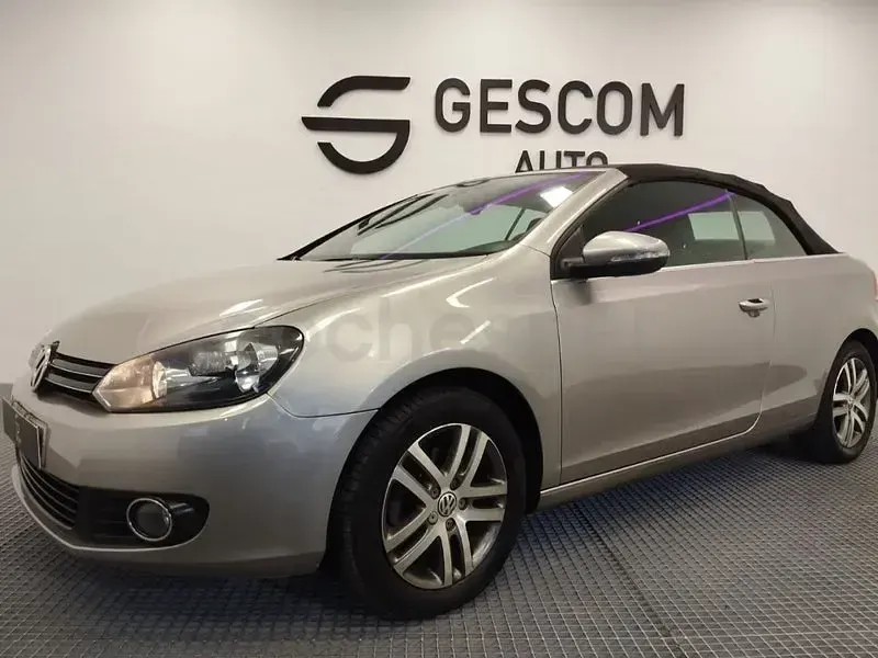 Usado VW Golf Cabriolet 105 CV (77 kW) 2012 Gris / plata Descapotable