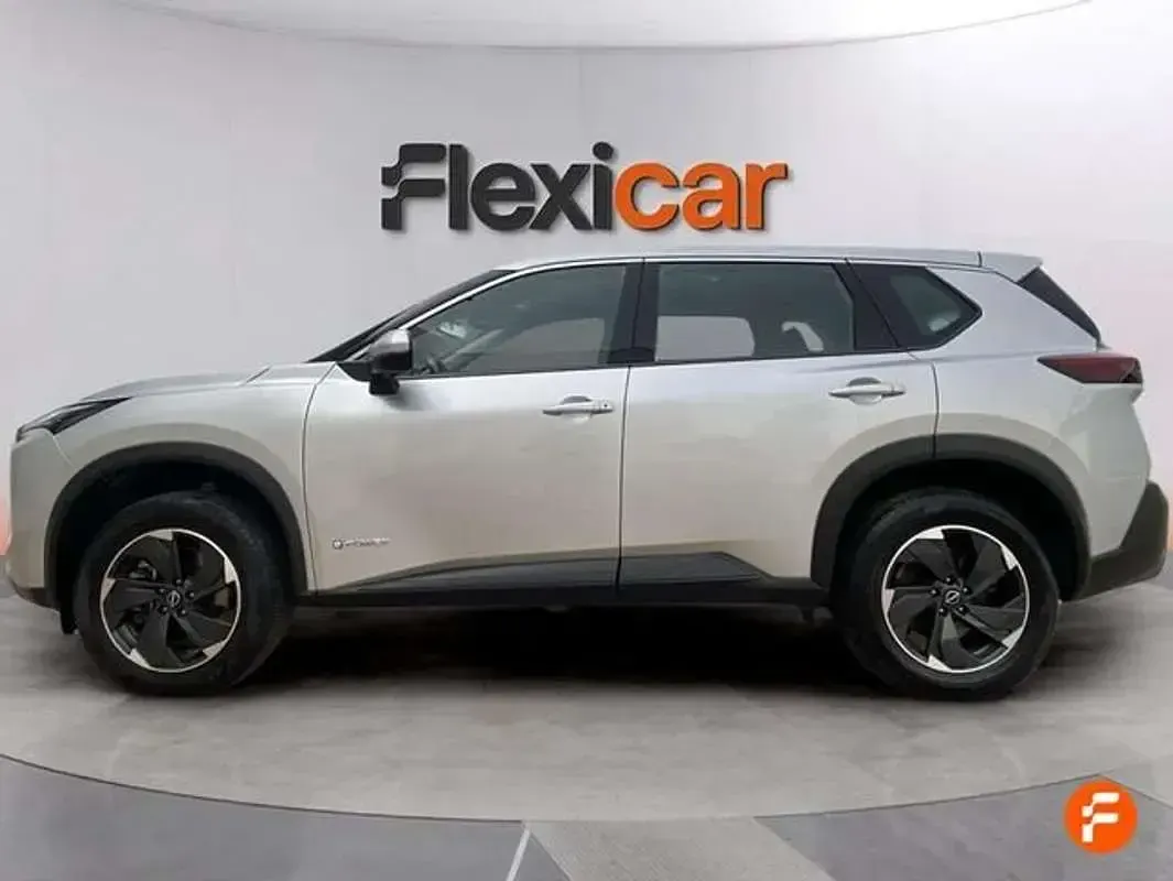 Usado Nissan X-Trail Acenta 213 CV (156 kW) 2025 Gris SUV