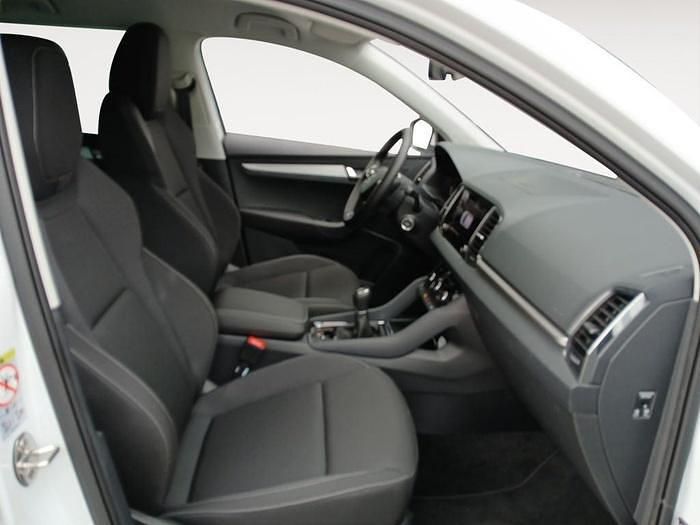 Usado Skoda Karoq Selection 150 CV (110 kW) 2024 Blanco SUV