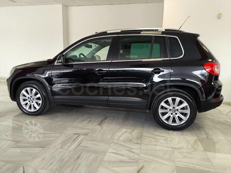 Begagnad VW Tiguan Sport 140 HK (102 kW) 2009 Svart SUV