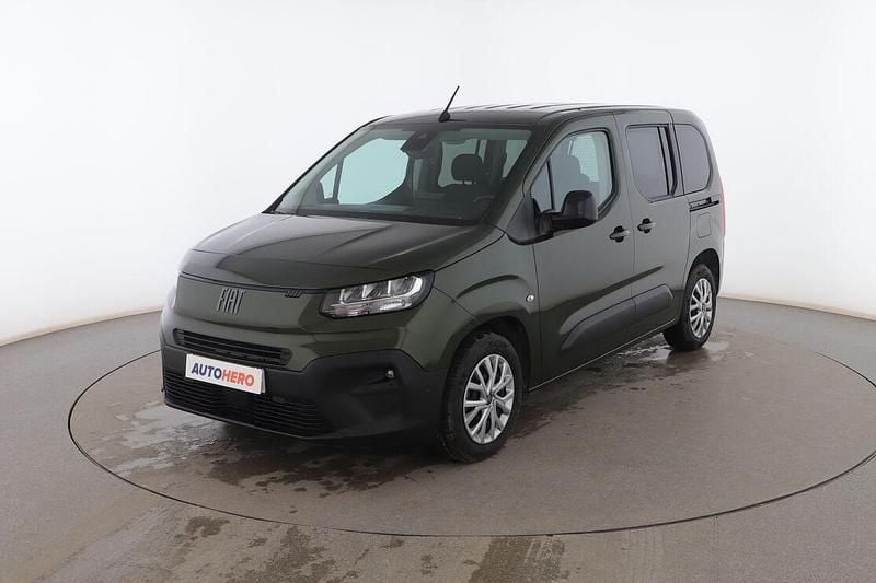Verde Usado 2025 Fiat Doblò Monovolumen | 22.799 € (Precio justo) - Imagen 1/3