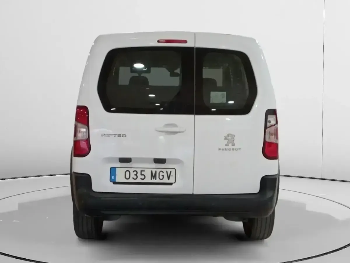 Usado Peugeot Rifter Business-Line 100 CV (73 kW) 2023 Blanco Monovolumen