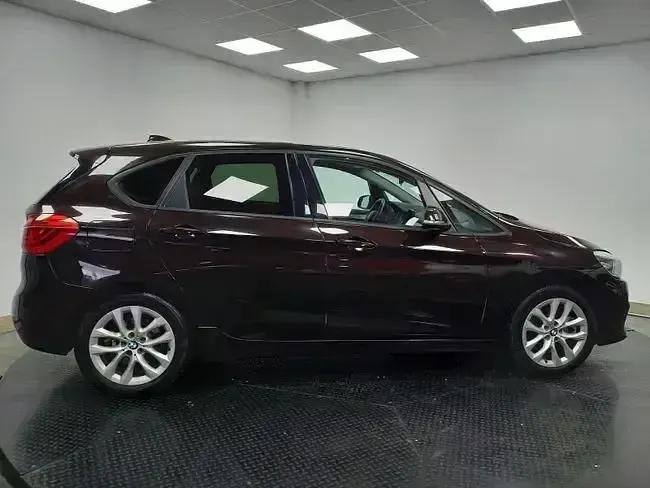Usado BMW 225 iPerformance 224 CV (164 kW) 2021 Marrón Monovolumen