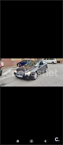 Usado Mercedes C180 129 CV (94 kW) 2001 Negro Berlina