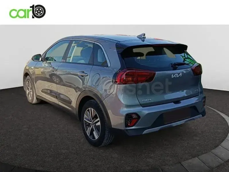 Usado Kia Niro 141 CV (103 kW) 2021 Gris / plata SUV