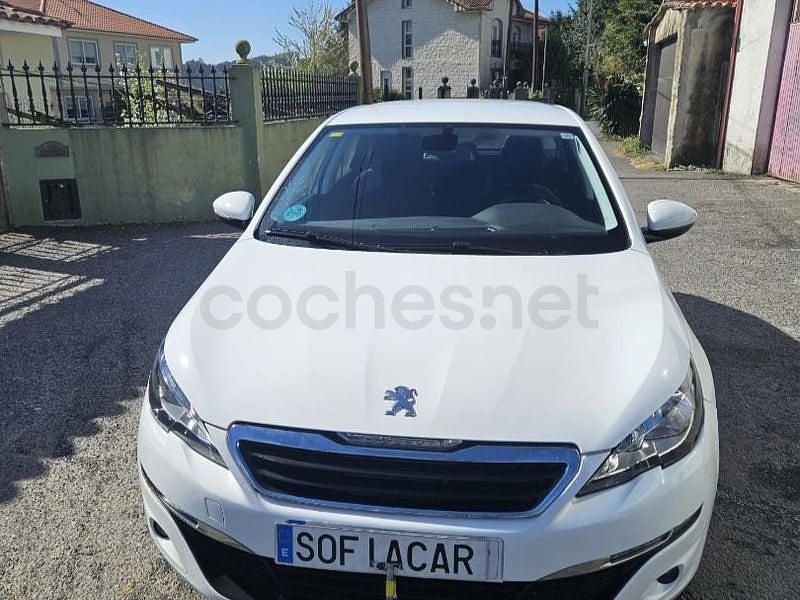 Usado Peugeot 308 SW Active 120 CV (88 kW) 2016 Blanco Familiar