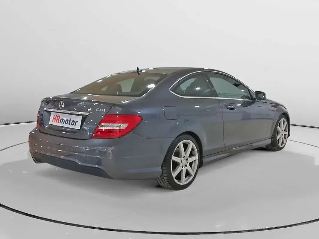 Usado Mercedes C220 170 CV (125 kW) 2015 Gris Coupe