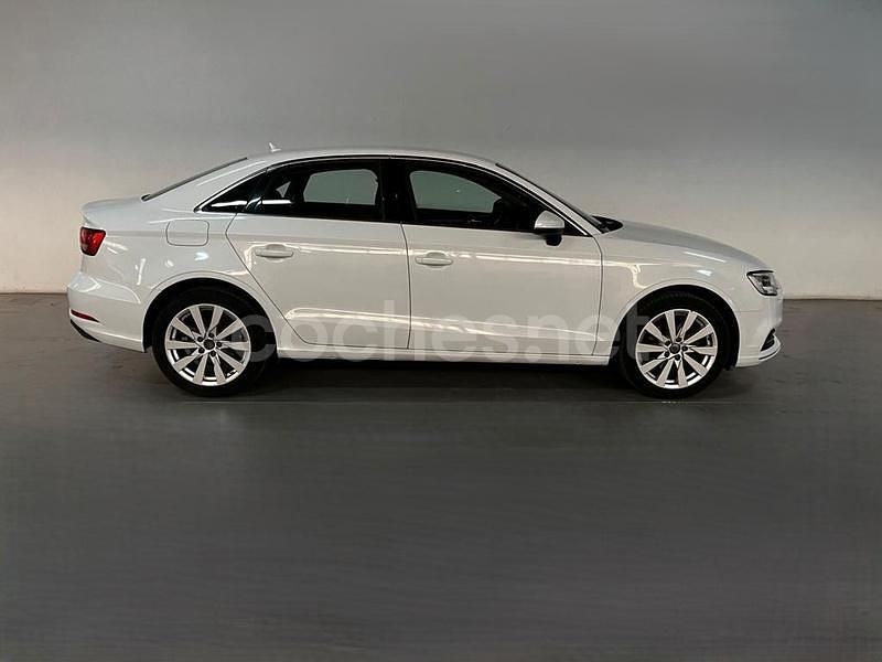 Usado Audi A3 Ambiente 116 CV (85 kW) 2018 Blanco Berlina
