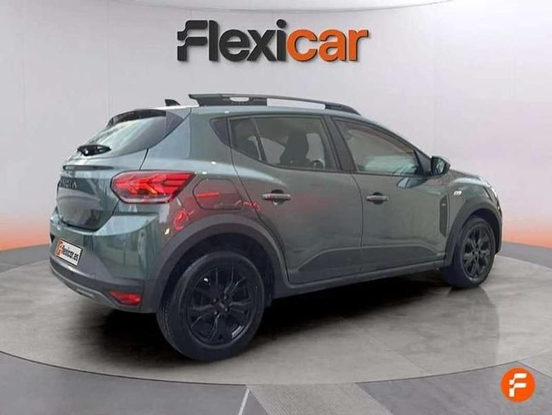 Usado Dacia Sandero Extreme 101 CV (74 kW) 2025 Verde Utilitario