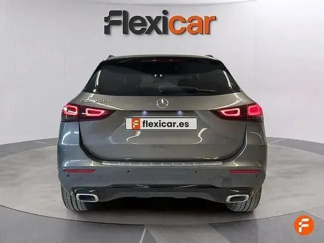 Usado Mercedes GLA200 150 HP (110 kW) 2021 Cinzento SUV
