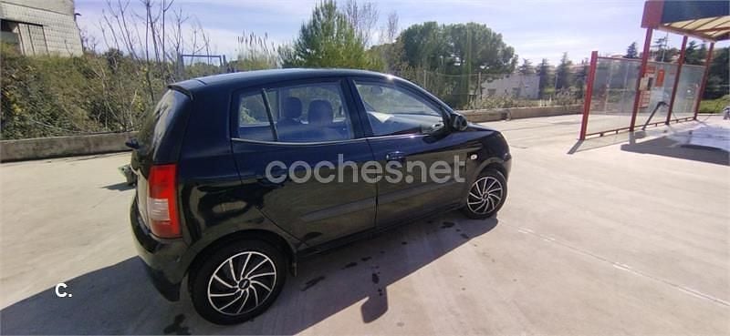 Usado Kia Picanto LX 61 CV (44 kW) 2007 Negro Utilitario