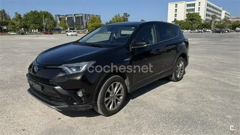 Usado Toyota RAV4 Hybrid Advance 197 CV (144 kW) 2016 Negro SUV