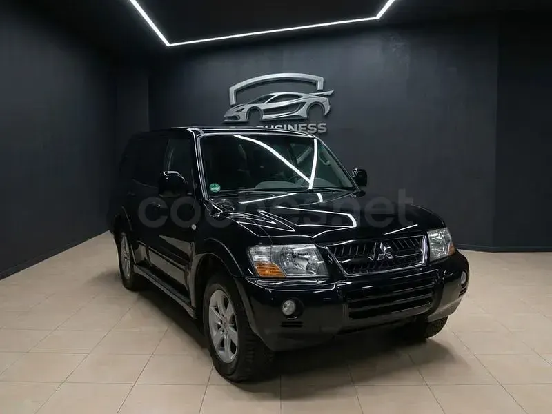 Usado Mitsubishi Montero Intense 182 CV (133 kW) 2005 Negro SUV