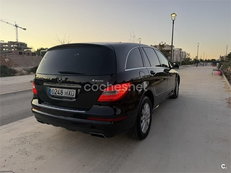 Usado Mercedes R350 265 CV (194 kW) 2011 Negro Monovolumen
