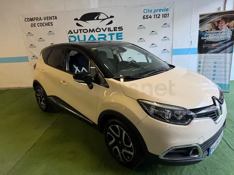 Usado Renault Captur Intens 120 CV (88 kW) 2014 Beige SUV