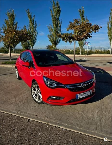 Rojo Usado 2016 Opel Astra Dynamic Berlina | 9400 € (Precio justo) - Imagen 1/4