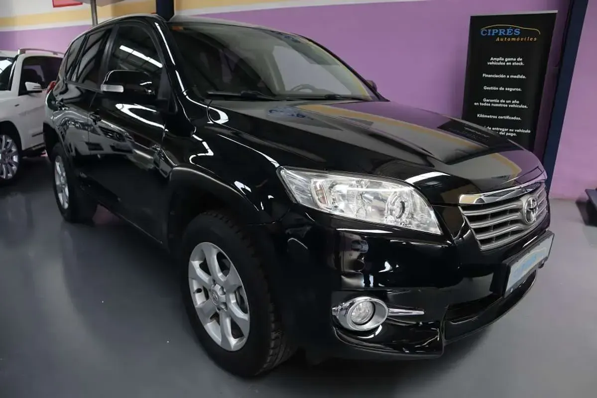Usado Toyota RAV4 Executive 150 CV (110 kW) 2011 Negro SUV