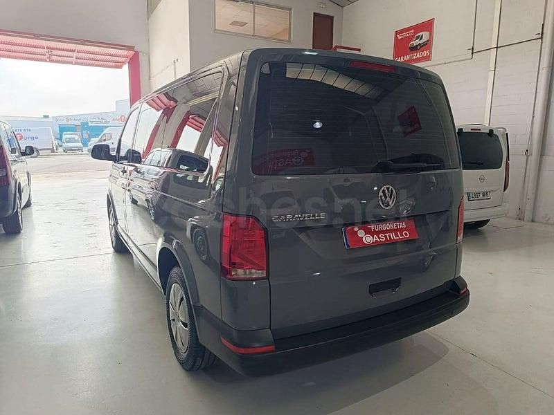 Usado VW Caravelle 110 CV (80 kW) 2023 Gris / plata Monovolumen