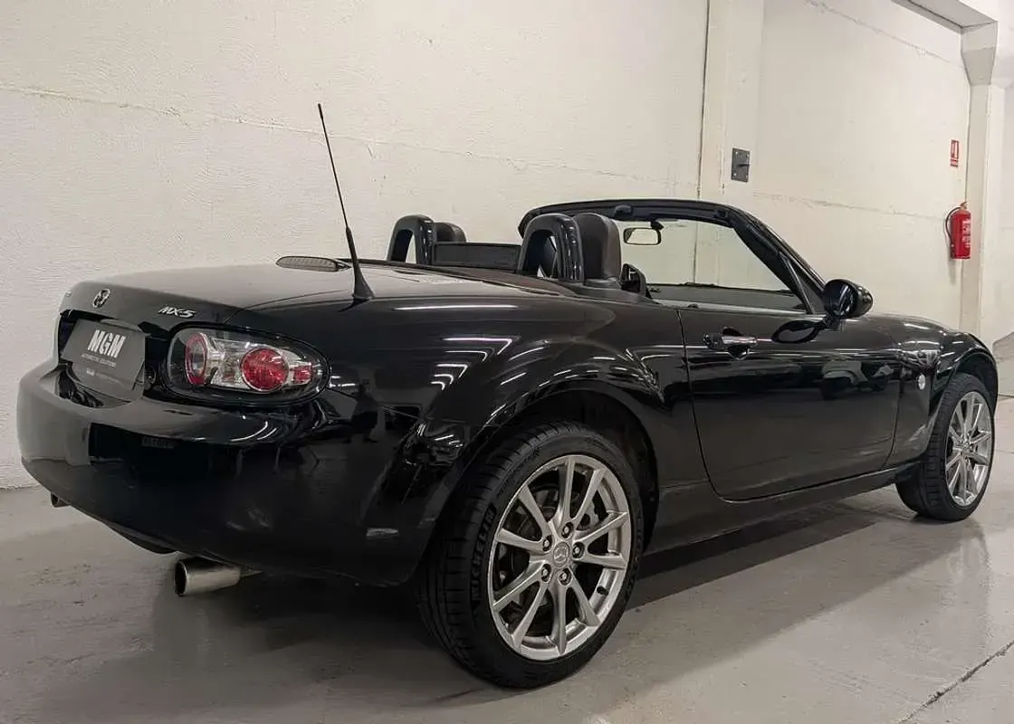 Usado Mazda MX5 Active 126 CV (92 kW) 2008 Negro Descapotable