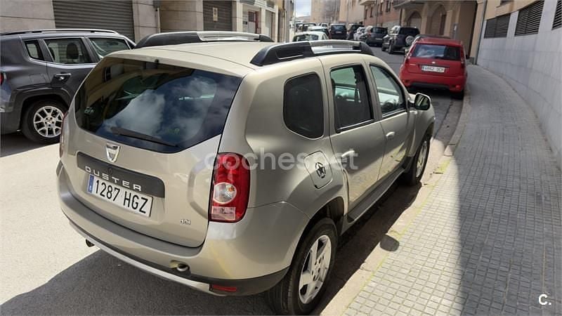 Usado Dacia Duster Ambiance 107 CV (78 kW) 2011 Beige SUV