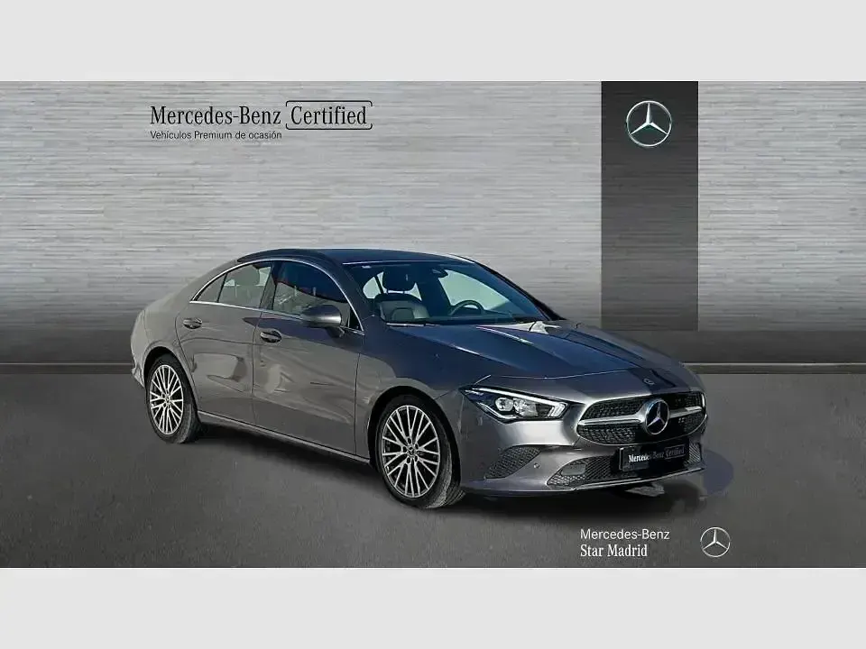 Usado Mercedes CLA200 150 CV (110 kW) 2022 Gris / plata Berlina