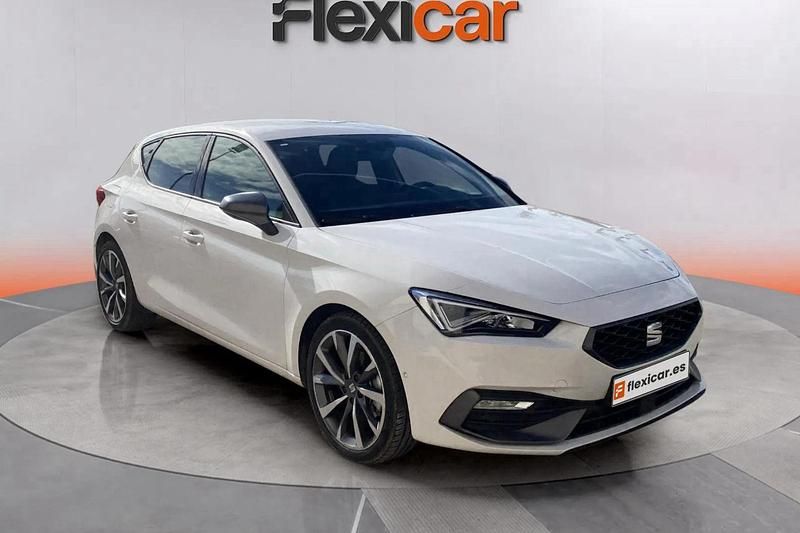 Blanco Usado 2024 Seat Leon FR Berlina | 20.990 € (Buen precio) - Imagen 1/4