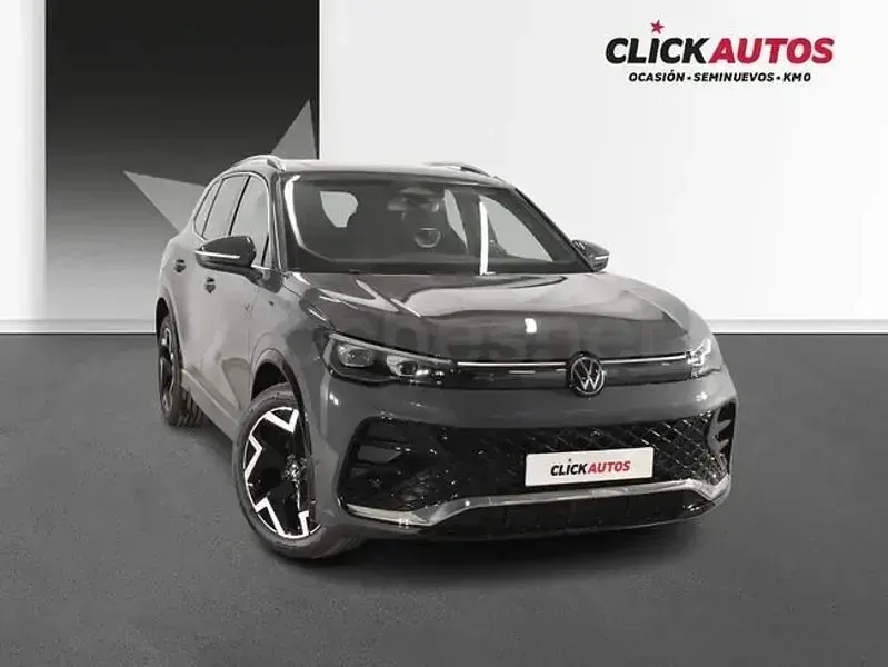 Usado VW Tiguan R-line 150 CV (110 kW) 2025 Gris / plata SUV