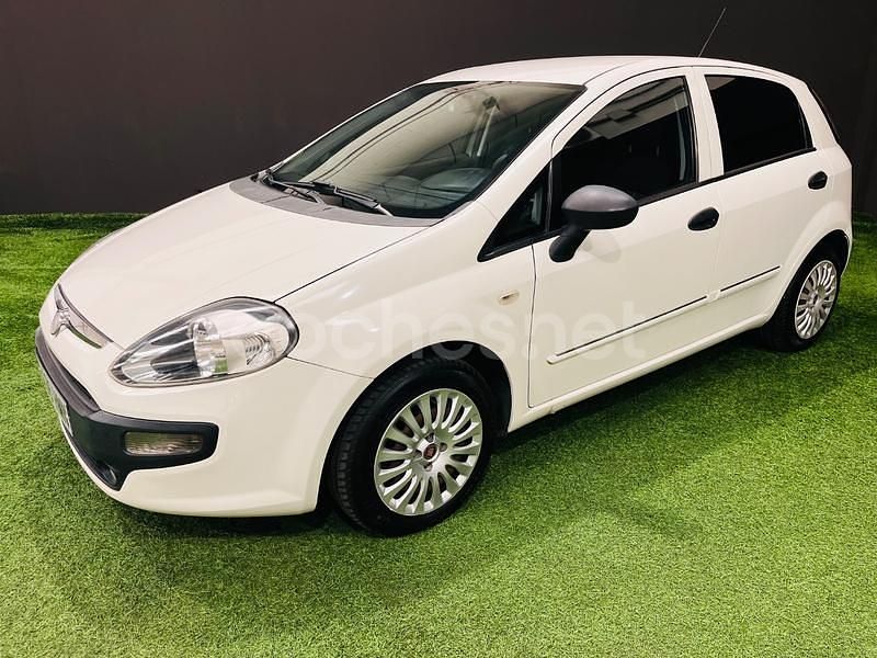 Blanco Usado 2012 Fiat Punto Evo Dynamic Utilitario | 4999 € (Precio justo) - Imagen 1/4