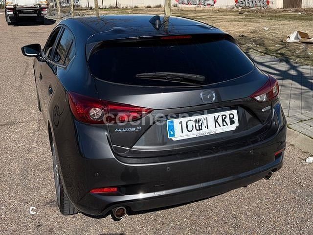 Usado Mazda 3 Edition 120 CV (88 kW) 2017 Gris / plata Berlina