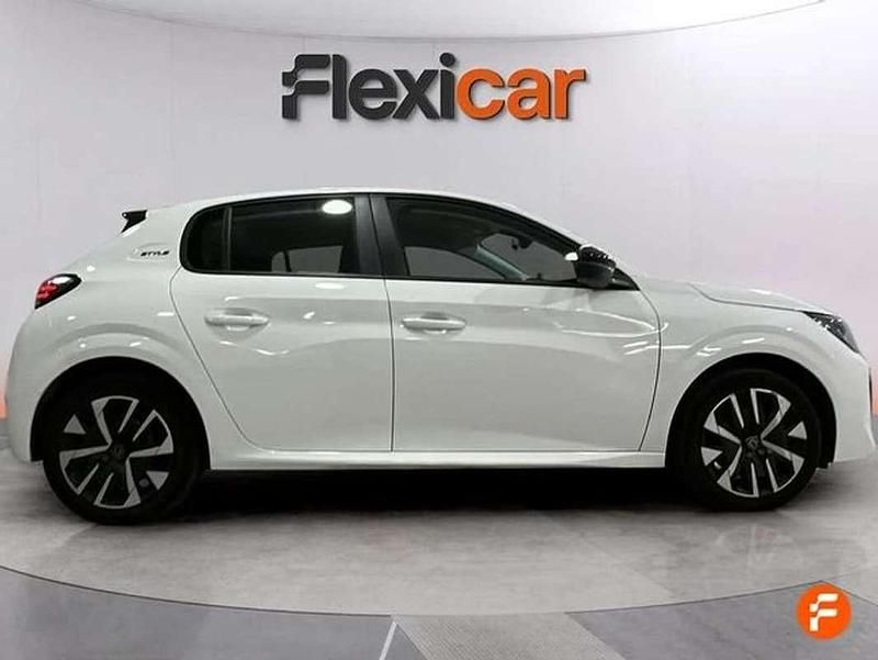 Usado Peugeot 208 Style 101 CV (74 kW) 2024 Blanco Utilitario
