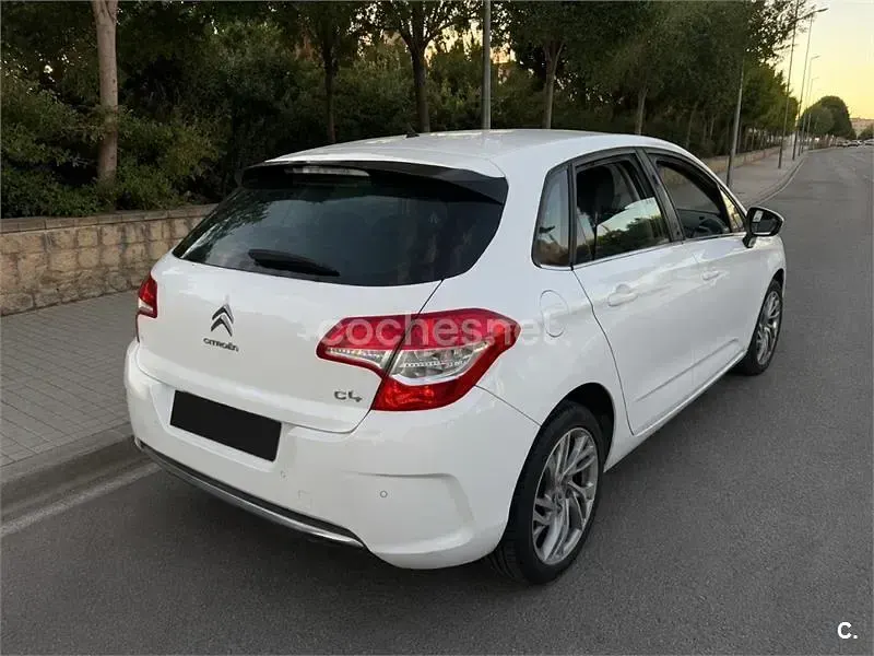Usado Citroën C4 120 CV (88 kW) 2013 Blanco Berlina