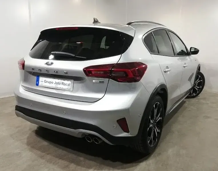 Usado Ford Focus Active X 155 CV (114 kW) 2024 Gris / plata Berlina