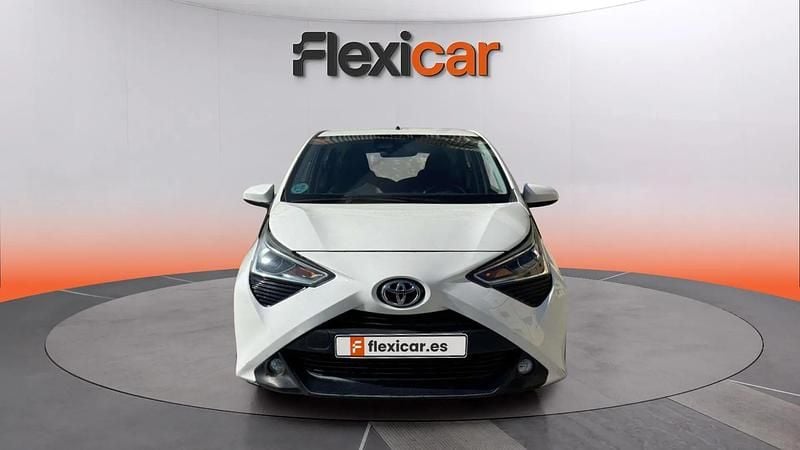 Usado Toyota Aygo X-play 72 CV (52 kW) 2019 Blanco Utilitario