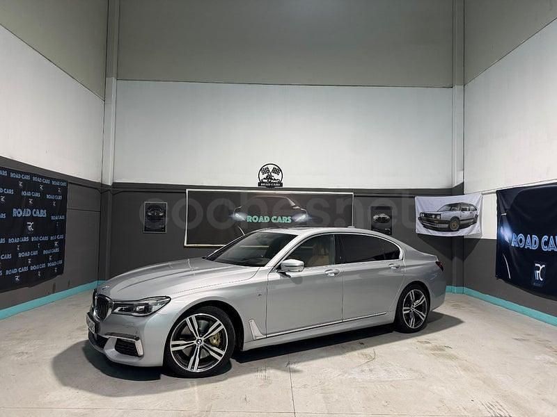 Gris / plata Usado 2016 BMW 750L Comfort Edition Berlina | 50.000 € - Imagen 1/4