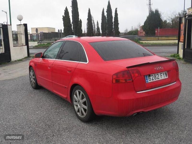 Usado Audi A4 Advanced 143 CV (105 kW) 2008 Rojo Berlina