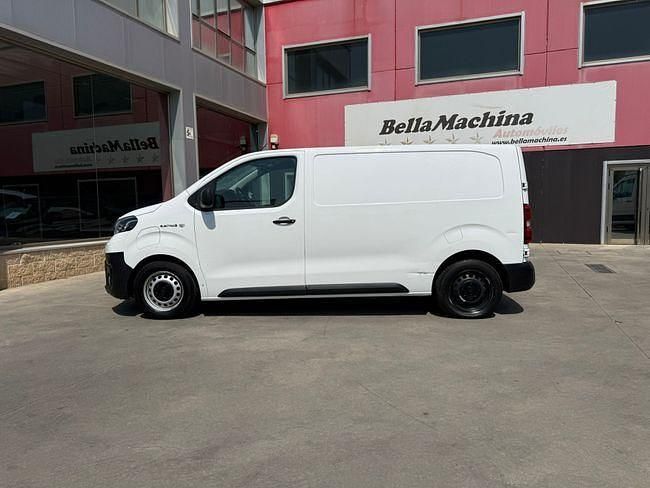 Usado Toyota Proace 100 kW (136 CV) 2022 Blanco Monovolumen