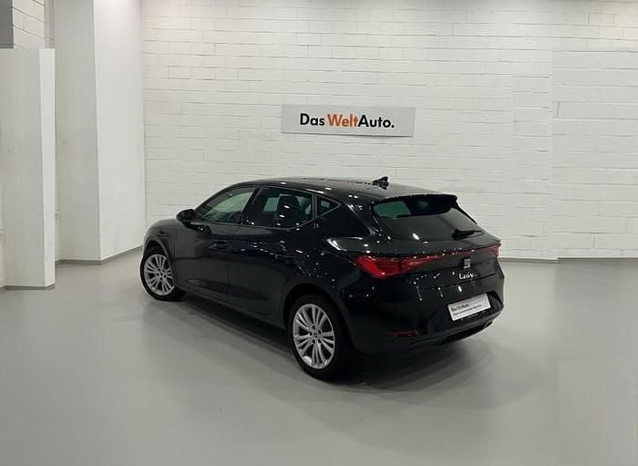 Negro Usado 2024 Seat Leon Style | 22.500 € (Buen precio) - Imagen 1/4