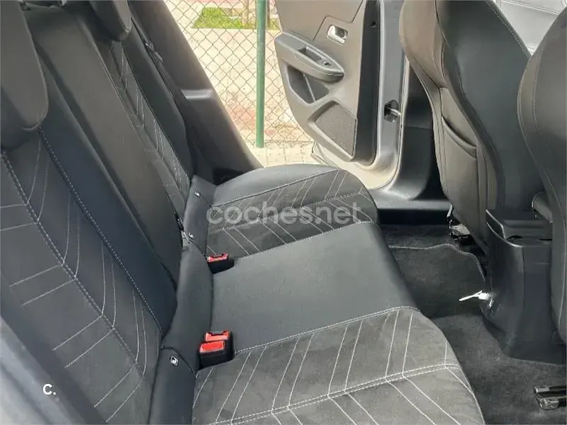 Usado Opel Mokka Ultimate 130 HP (95 kW) 2024 Branco SUV