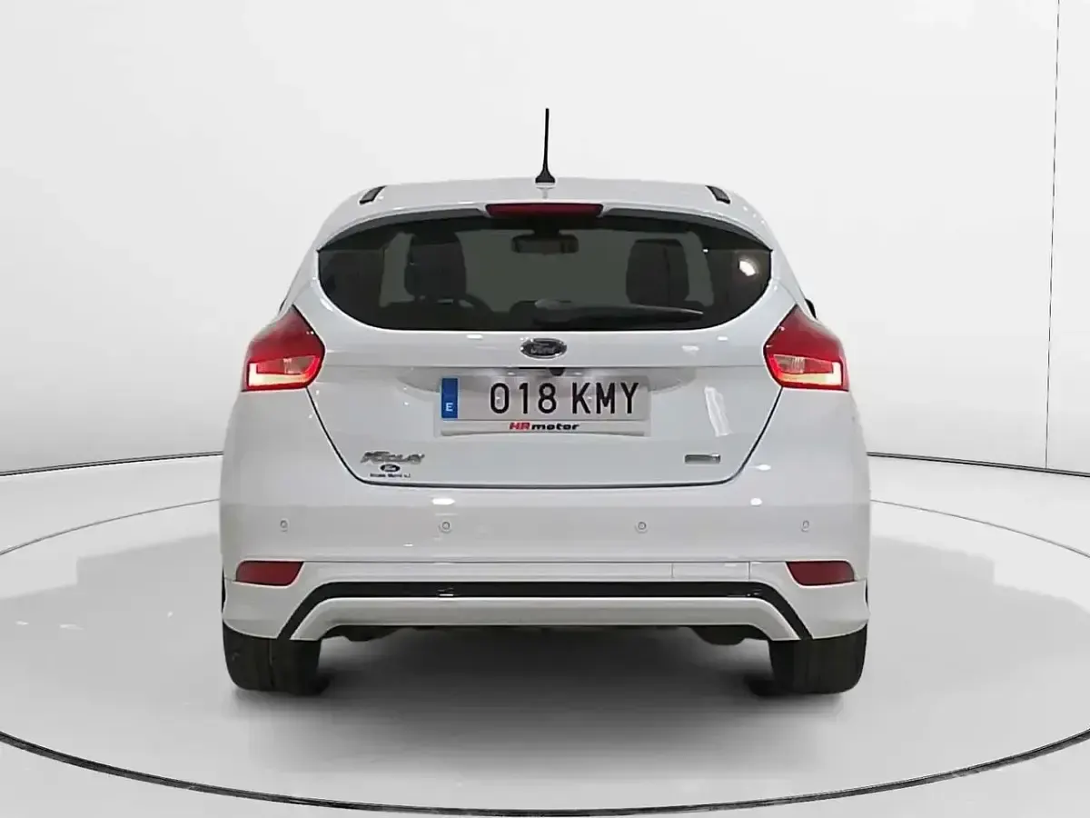 Usado Ford Focus ST-Line 125 CV (91 kW) 2018 Blanco Berlina