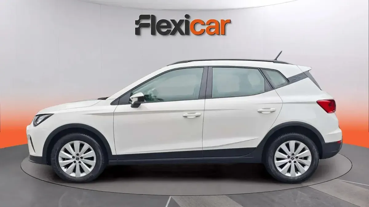 Usado Seat Arona Reference 95 CV (69 kW) 2022 Blanco SUV