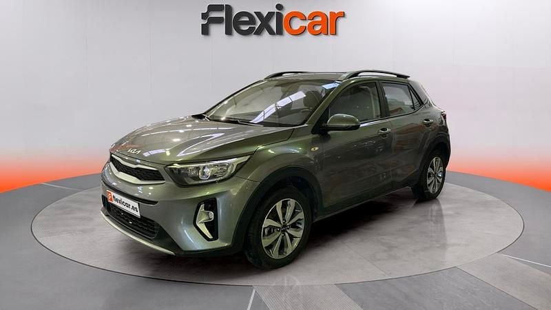 Usado Kia Stonic 84 CV (61 kW) 2024 Gris SUV