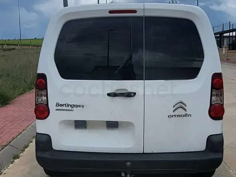 Usado Citroën Berlingo Feel 100 CV (73 kW) 2018 Blanco Monovolumen