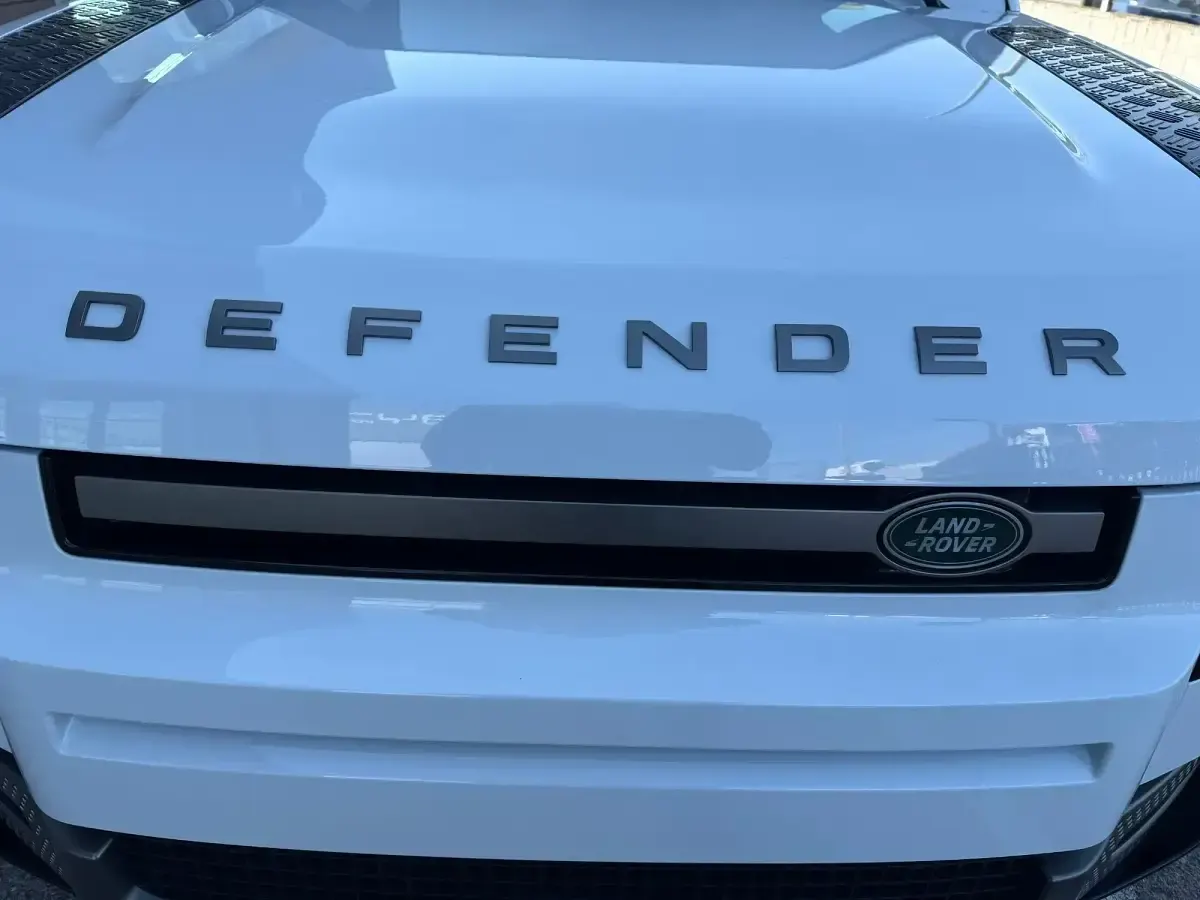 Nieuw Land Rover Defender SE Dynamic 250 PK (183 kW) 2026 Wit SUV