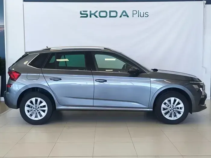 Usado Skoda Kamiq Selection 115 CV (84 kW) 2025 Gris SUV