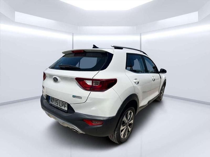 Usado Kia Stonic 120 CV (88 kW) 2021 Blanco SUV