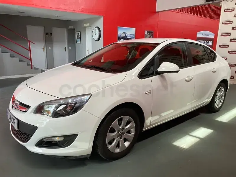 Usado Opel Astra Elegance 140 CV (102 kW) 2016 Blanco Berlina