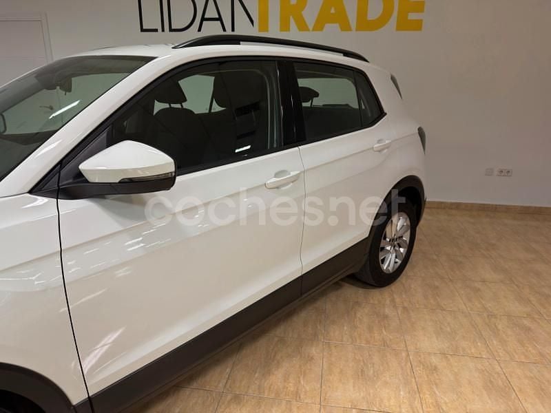 Usado VW T-Cross Advance 110 CV (80 kW) 2023 Beige SUV