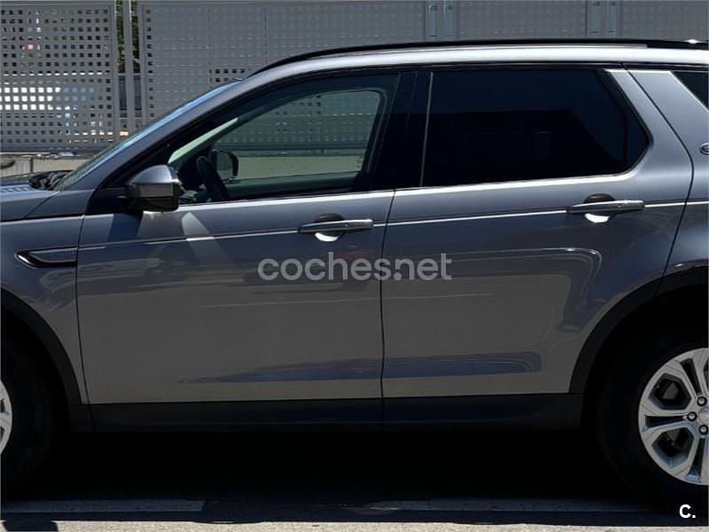 Usado Land Rover Discovery Sport 150 CV (110 kW) 2020 Gris / plata SUV