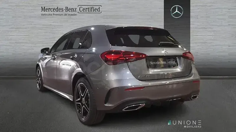 Usado Mercedes A250 218 CV (160 kW) 2025 Gris / plata Berlina